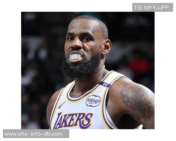 浓眉首节表现惊艳砍下12分3板2帽带领球队取得良好开局