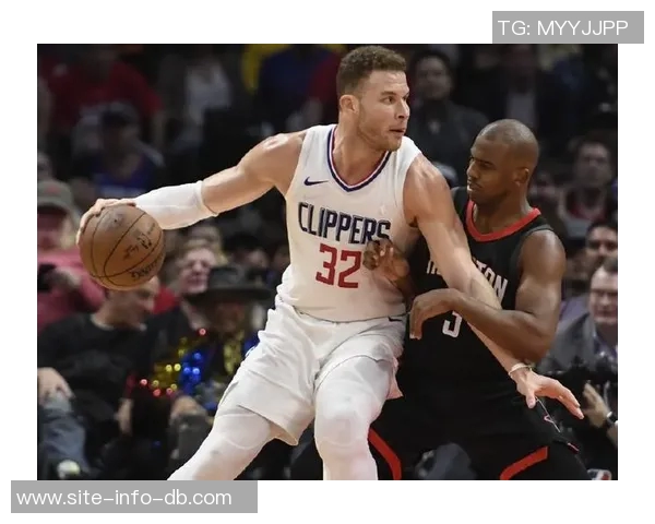 拳击手出击波蒂斯上篮遭无视犯规愤怒重拳击打篮架引发热议