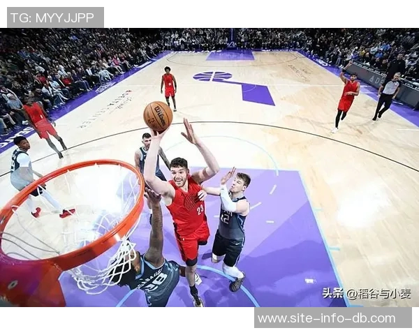 亚当斯场均仅22分钟却能拿下45个前场篮板领跑联盟表现惊人 亚当斯场均仅22分钟却能拿下45个前场篮板领跑联盟表现惊人